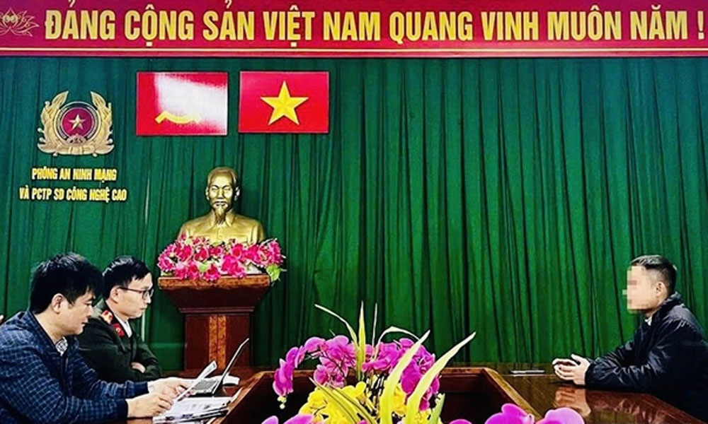 Công an làm việc với T.D.T.